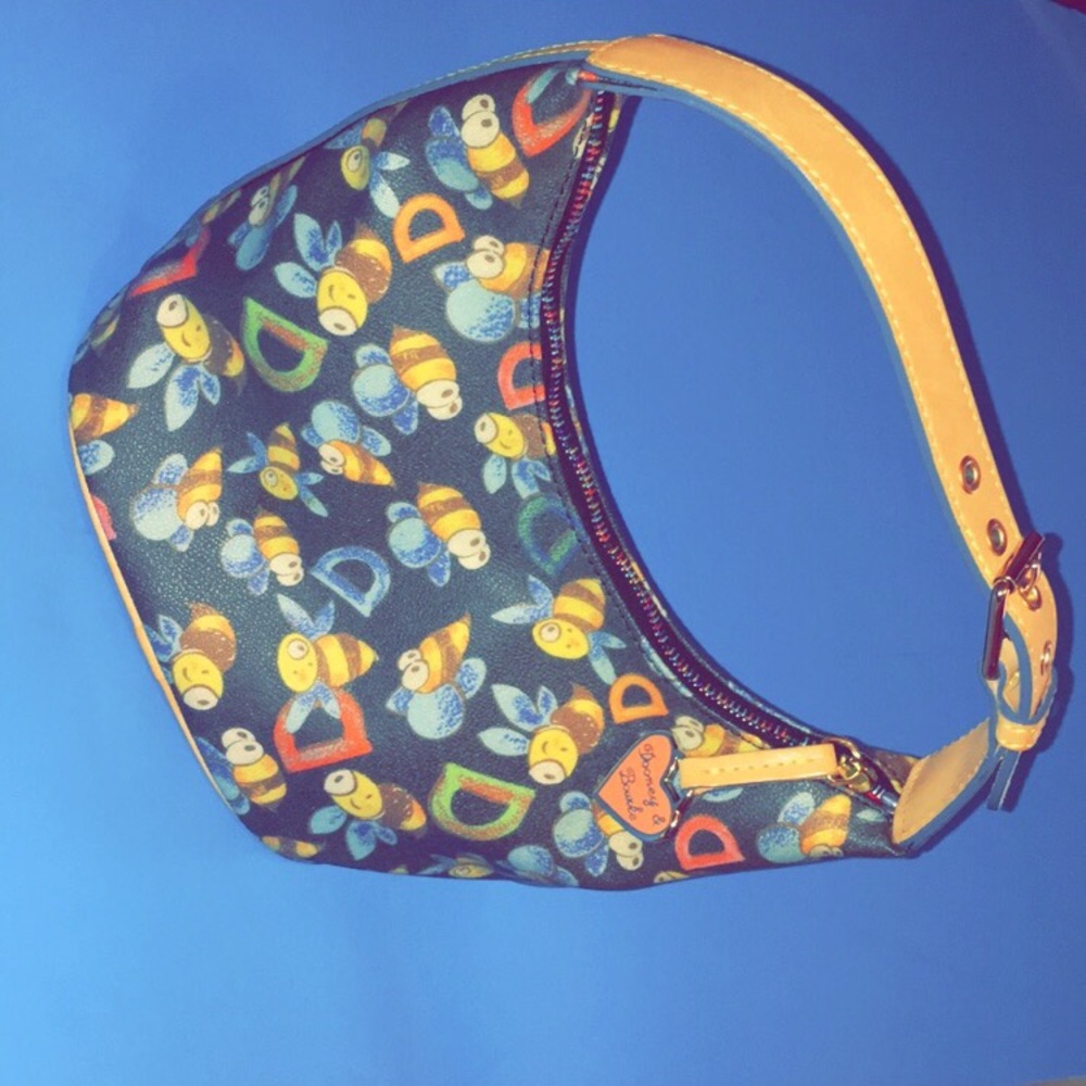 SALE 🥳 Dooney and Burke Bee Bag